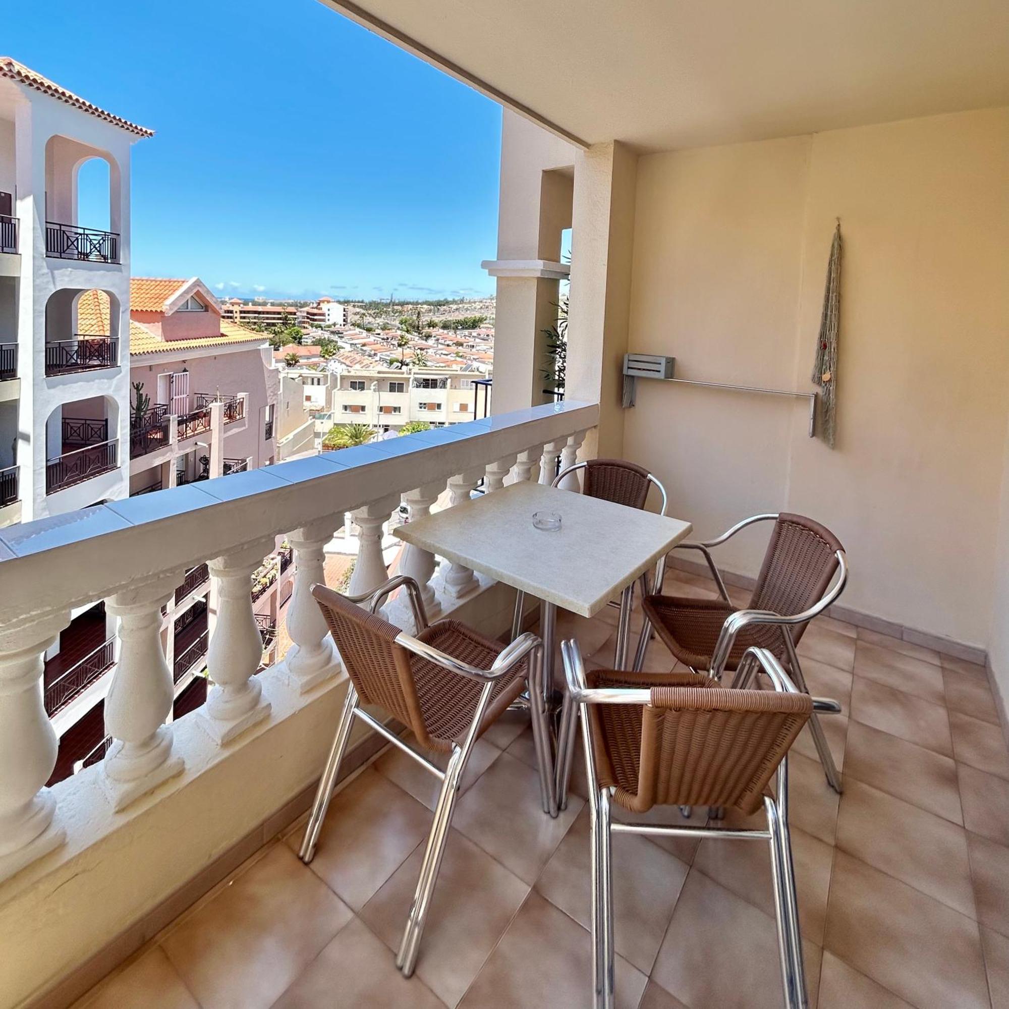 Lovely 1 Bed Apartment In Castle Harbour C108 ลอส กริสเตียนอส ภายนอก รูปภาพ